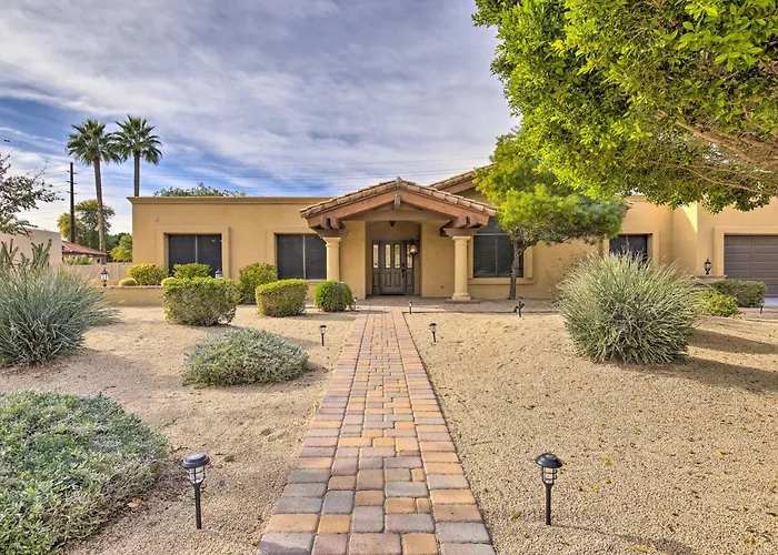 11 Mi To Phoenix: Group Escape W/ Patio & Bar!