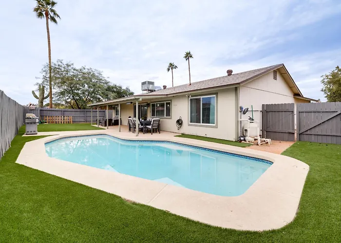 Backyard Oasis! Family-Friendly Tempe Retreat