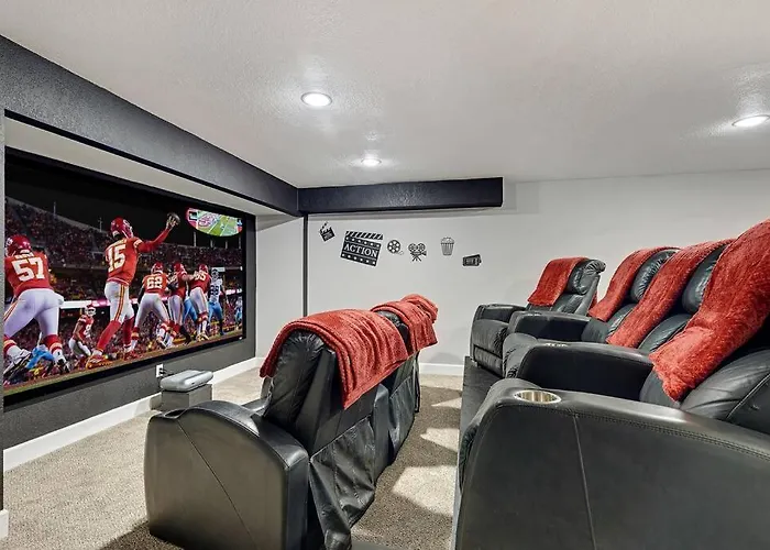 Huge Golf Course Family Home-Free Heated Pool-Theater-Gym
