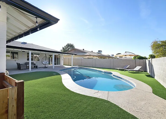 Pegasus - Modern Tempe Getaway With Pool & Game Room