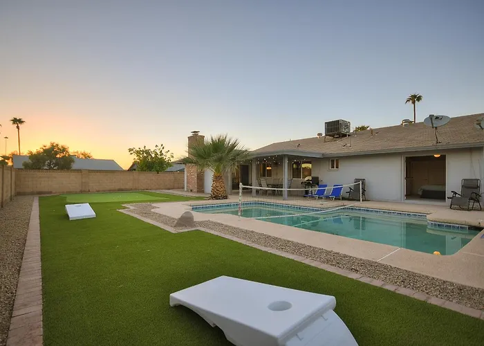 Tempe Getaway - Pool - Putting Green