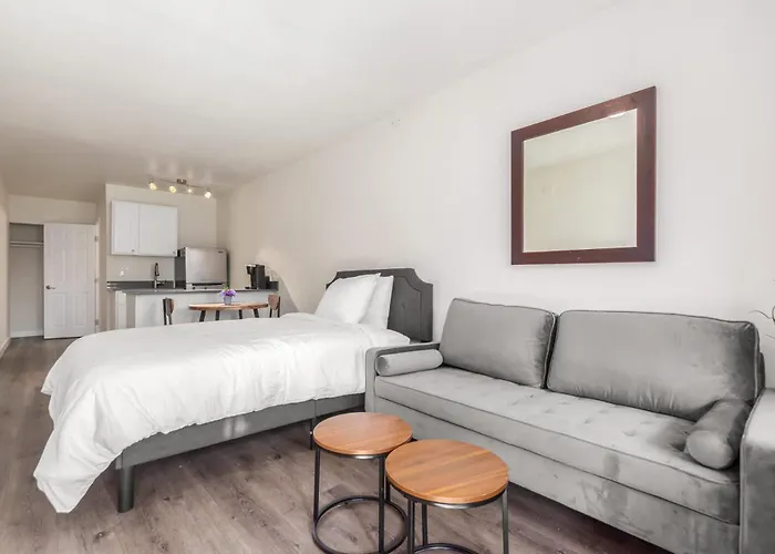 Beautiful Retreat 1 Full Bed At Tempe Oasis Pool Spa & Clubhouse