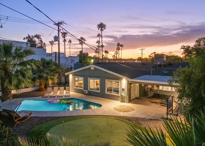 4 Bedroom Tempe Retreat Pool Putt Putt Pool Table Grill