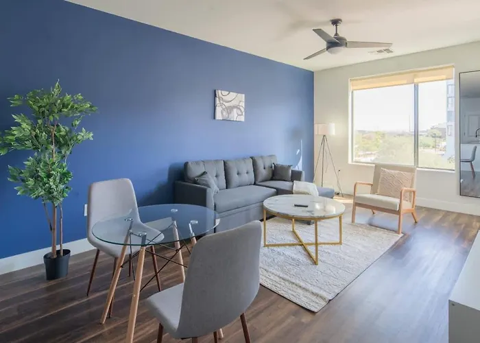 Beautiful 1Bd - Pool, Gym, Parking, W-D - Sleeps 4