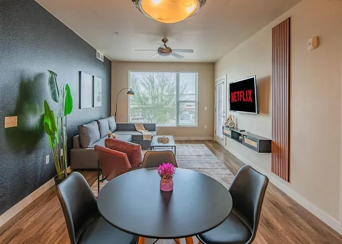 Trendy 2Bd Gym Pool Parking Wd Sleeps 8