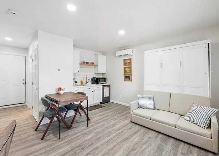 Cozy Studio Retreat With Private Bath & Kitchenette
