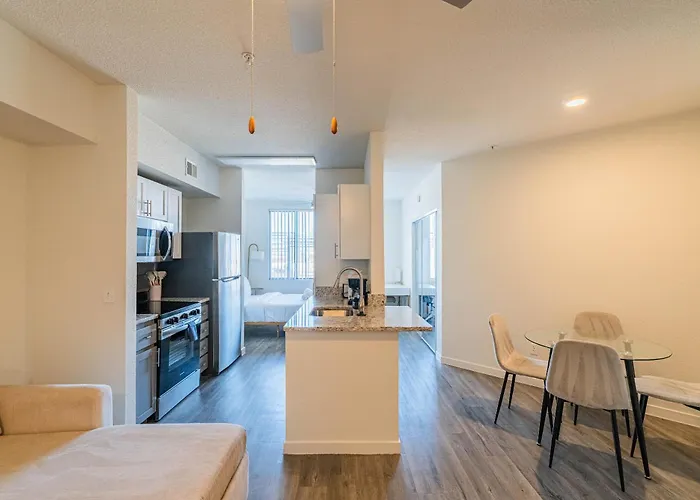 Stylish Studio-1Br 1Ba, Pool, Gym, Free Parking, Game Room, Ev