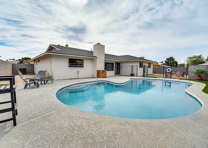 Private Pool & Yard: Tempe Family Gem Near Asu!