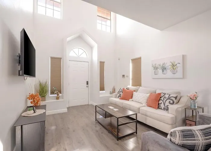 Lux 7 Mins To Dignity Health & Phoenix Airport 3Br 2&A Half Bath