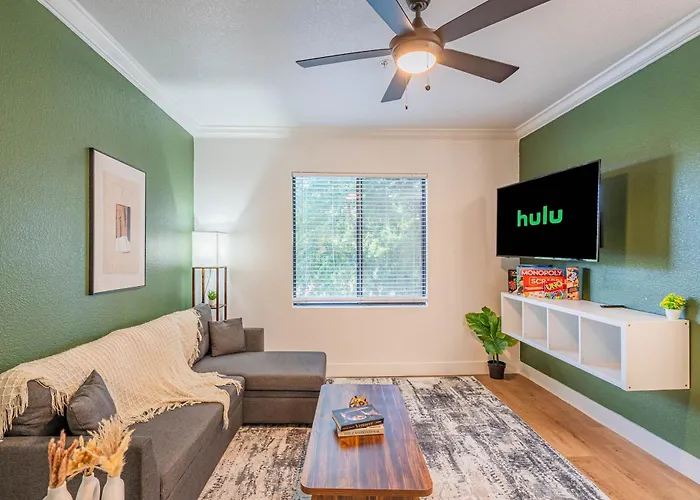 Near Diablo Stadium & Asu-Hottub-Pool-Gym-Parking