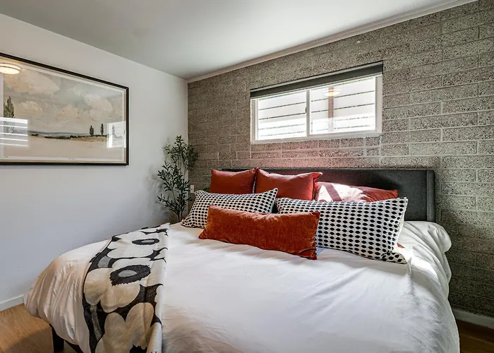1 Mi To Dtwn & Mill Avenue! Home W/ Outdoor Oasis