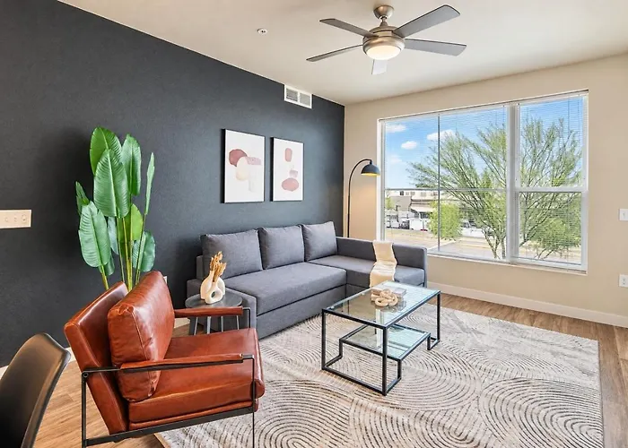 Group-Friendly Apt With Pool Gym Parking Wd Balcony