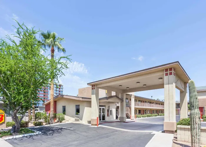 Super 8 By Wyndham Tempe/Asu/Airport